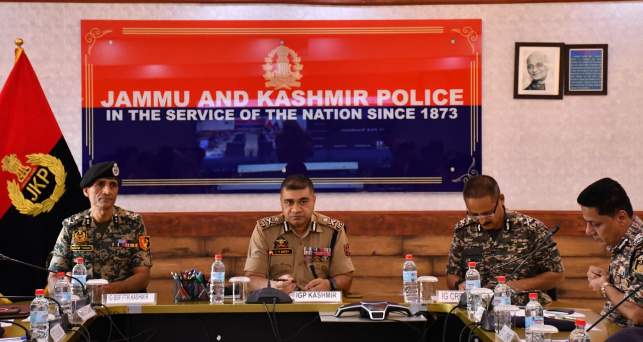 'IGP Kashmir Reviews Security Arrangements for Independence Day Celebrations Across Valley'